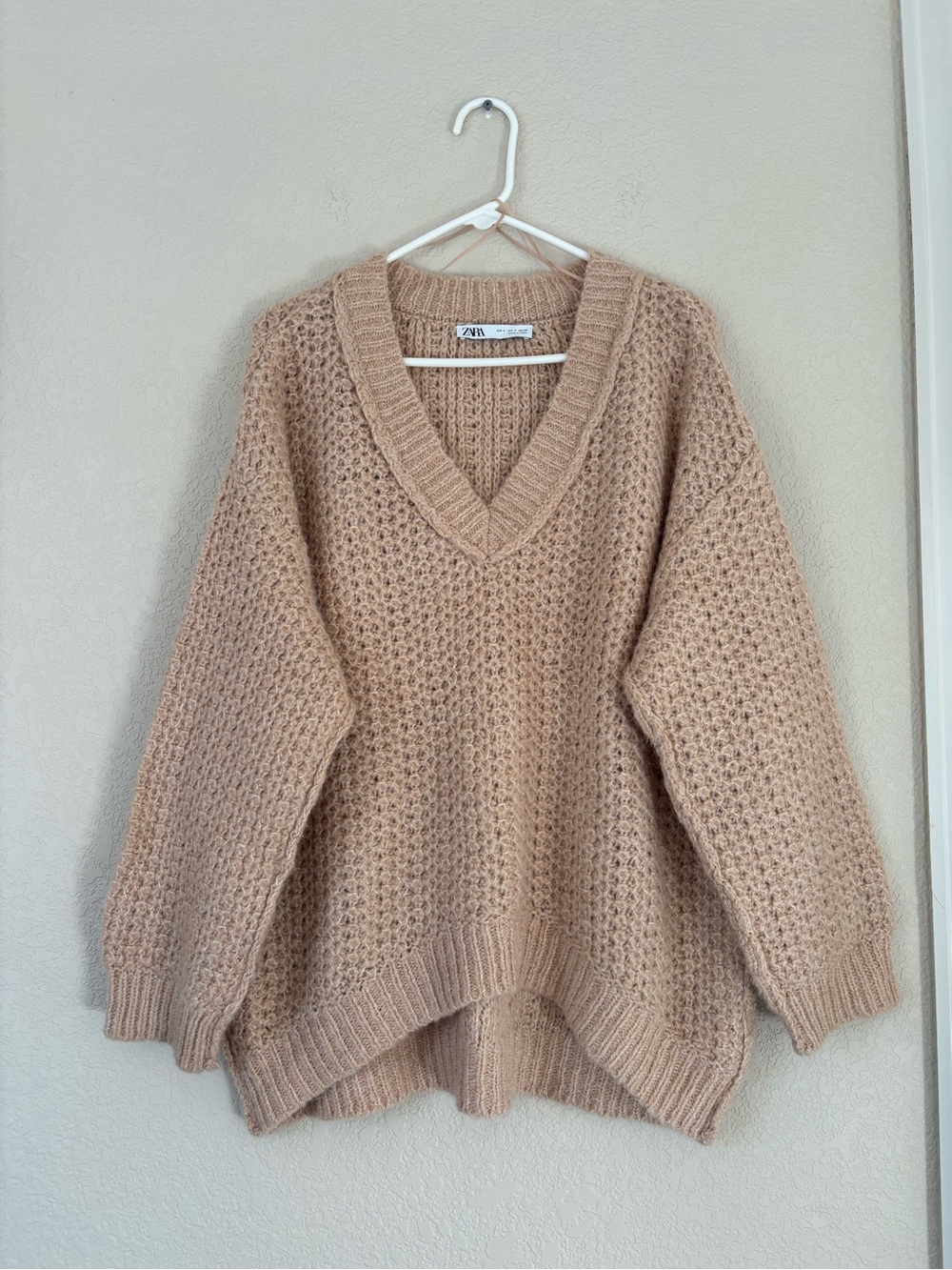 Zara Beige Chunky Knit V-Neck Oversized Relaxed Pullover Sweater Sweater size S